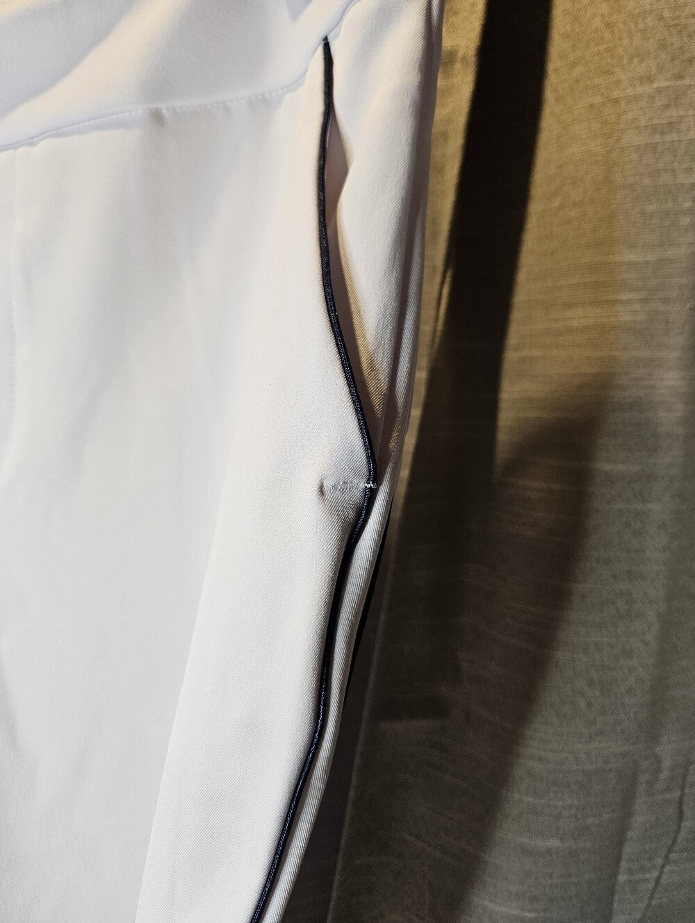 ACEGOLFS EAGLE 28 Inch Performance Stretch Ankle Pants White W/ Stripes Medium - Picture 6 of 14